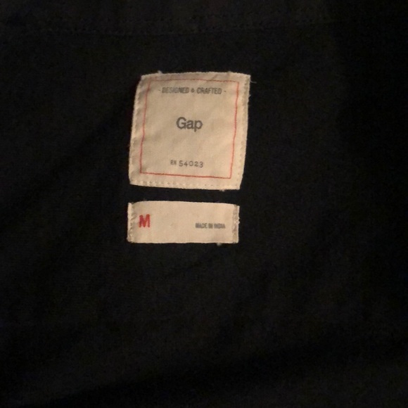 Gap - Picture 3 of 5